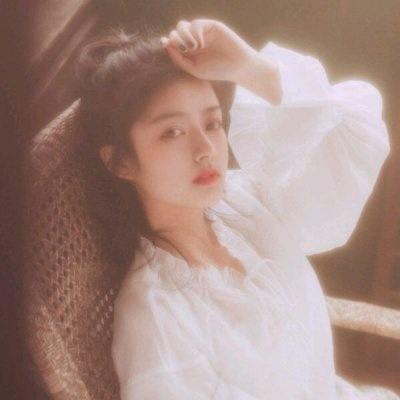 「复古森系女生头像」我走过的路很黑 你拿什么体会