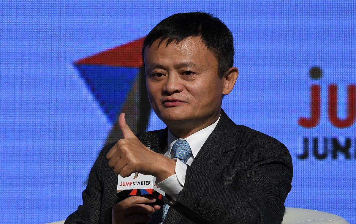 50万现金，2021年该买房还是存银行？马云、董明