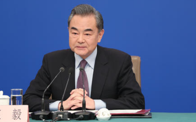 韓媒：王毅帶著茅台與韓議員共進晚餐，暢所欲言