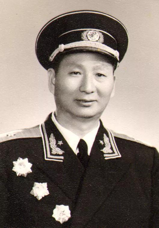 解析55年9月军事学院28位授衔少将的薪金