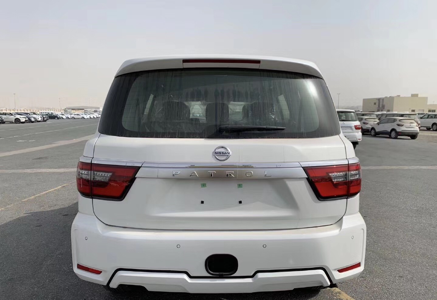 全新一代"日产途乐"到港实拍,led 新款包围加持,还看啥陆巡