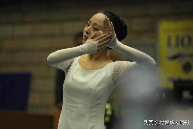 “千手观音”邰丽华：2岁失聪，春晚爆红，如今