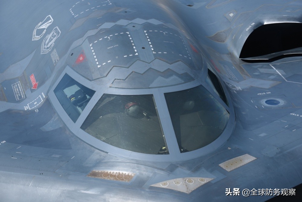 美B1B核轰重出江湖，部署关岛多次威慑巡航，剖