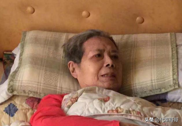 87岁中国首位主持人沈力因病去世，经历两段婚姻，最愧对两个儿子