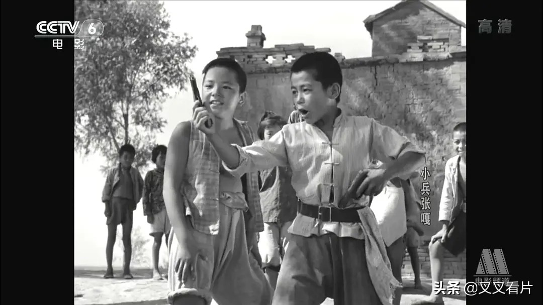 从潘长江的《举起手来》到“手撕鬼子”，浅谈“抗日神剧”70年