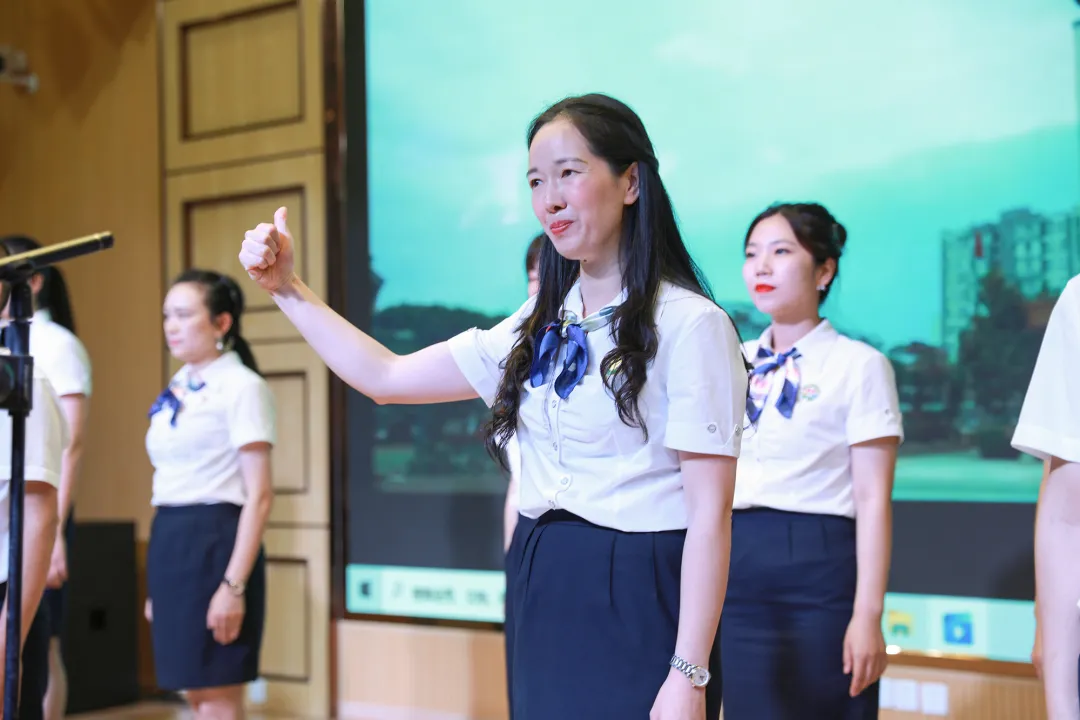 润满园春色 享悦读馨香丨成都市教师读书活动走进双流东升迎春小学