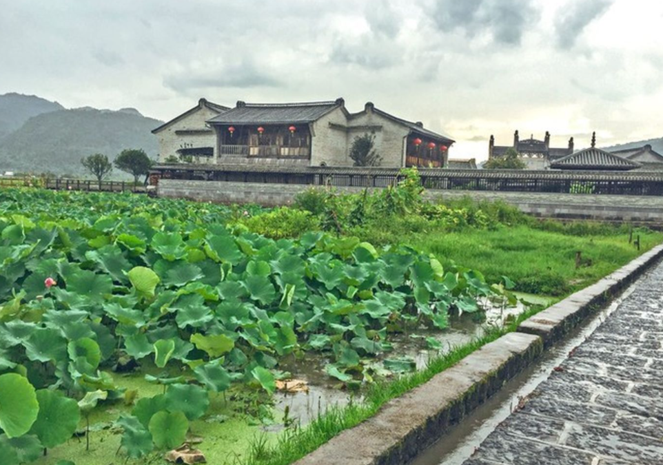 三亚北海算什么？这才是为养老而生的城市，四季如画、生活成本低