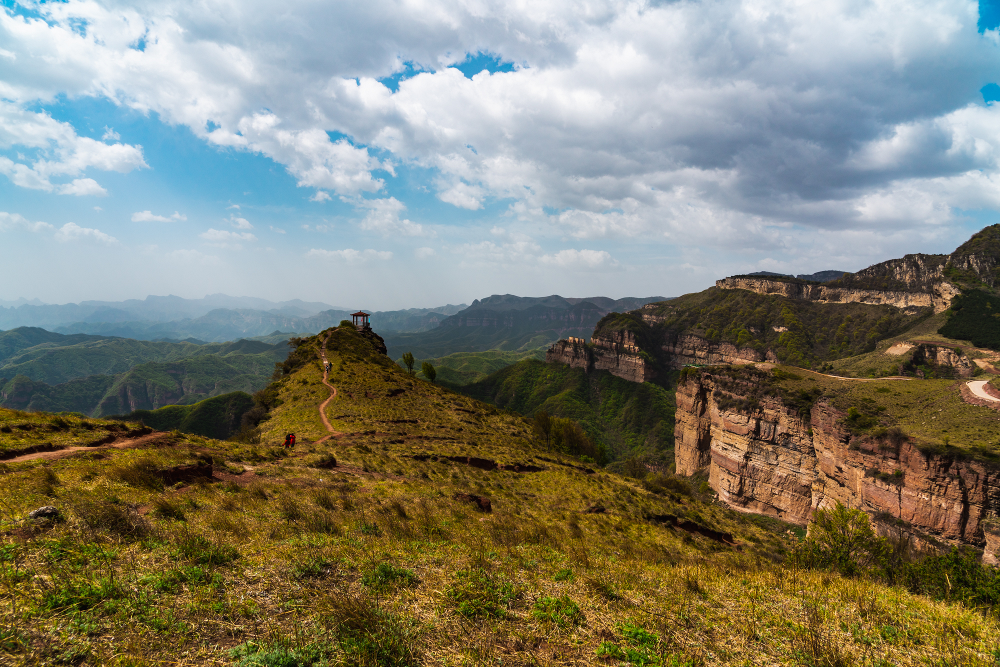 “数”说周公山，2条上山路、3个传说8道风景