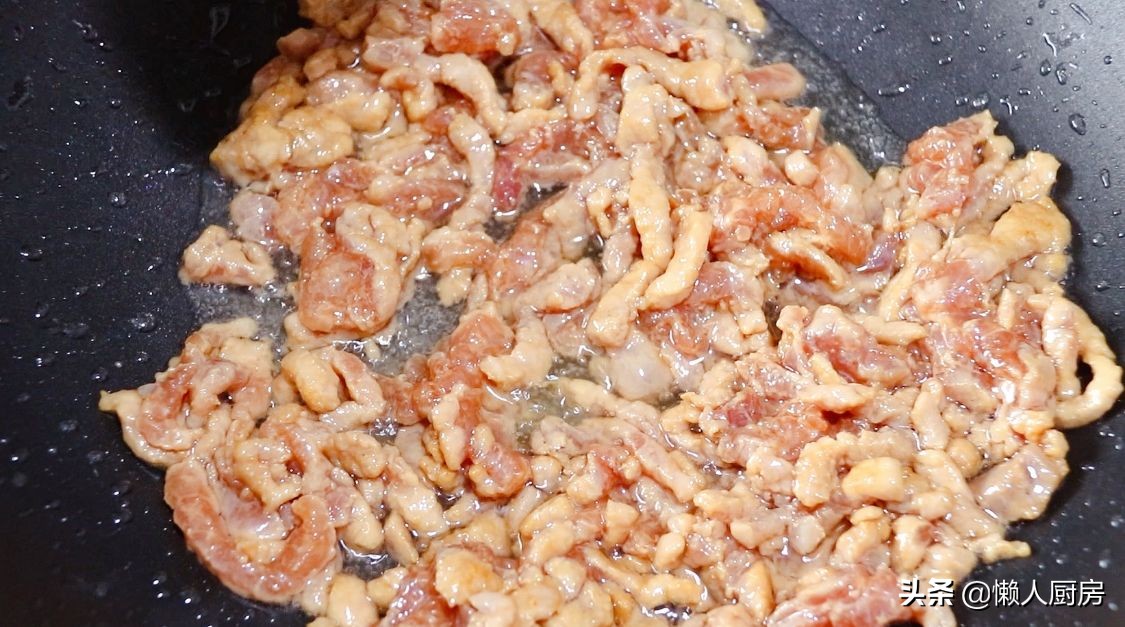 苦瓜炒肉絲，教你一招，肉絲又嫩又滑，一點都不柴