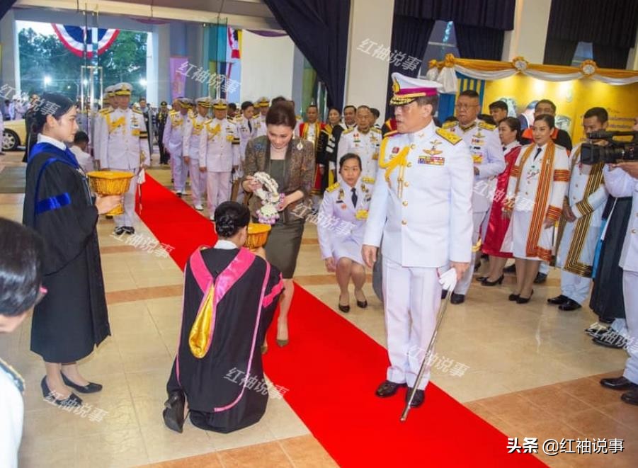 42岁苏提达心事重重！西拉米回归笑不出来，被挤