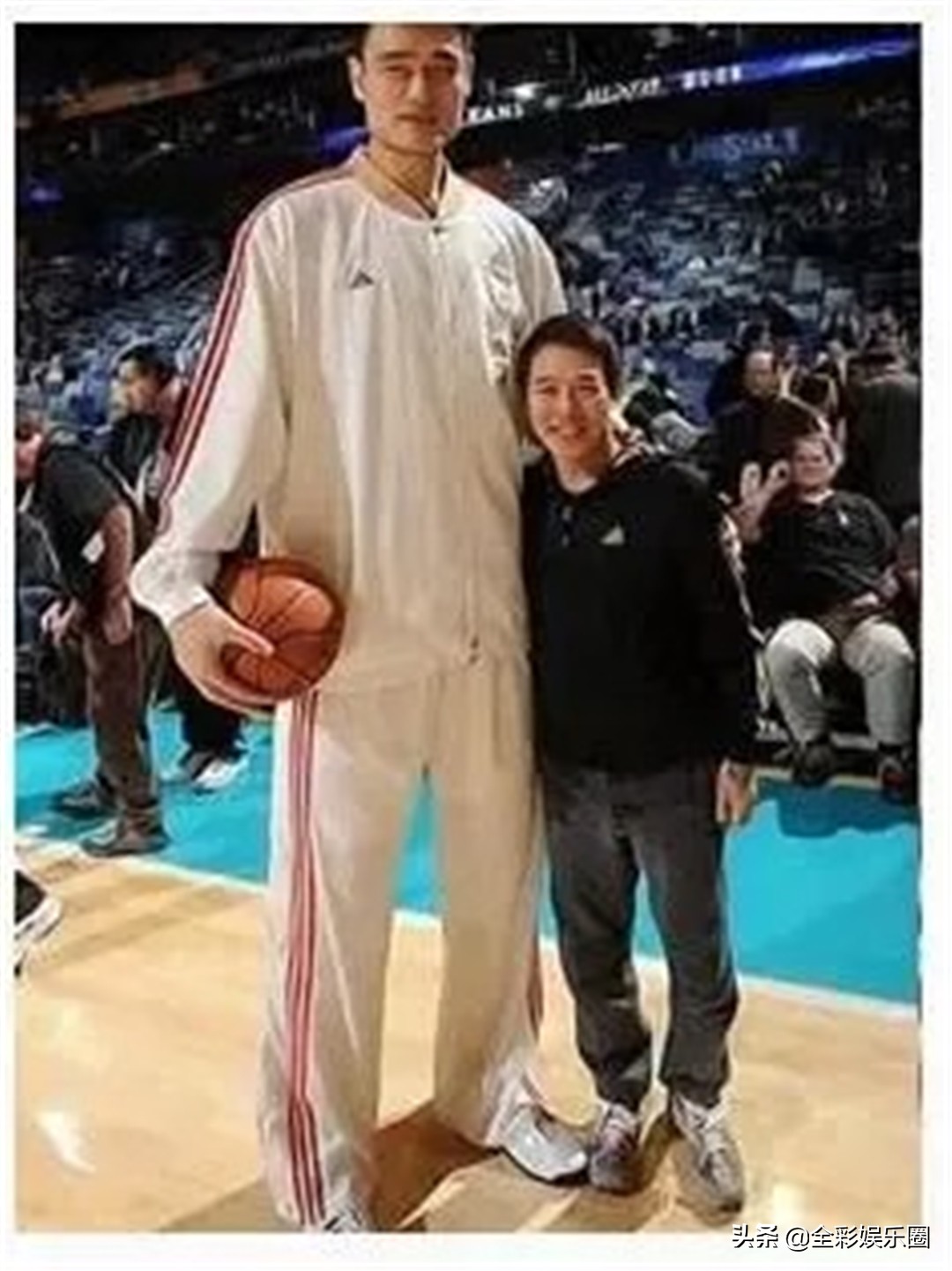 奇奇怪怪的明星合影，我想你一定意想不到，有些合影再也看不到了