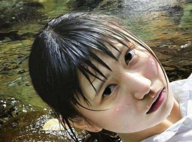 日本画家的“水中少女”有多变态?放大后再看