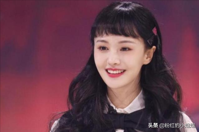 郑爽更换头像画风阴森压抑，细节看出问题，网友：张恒适可而止