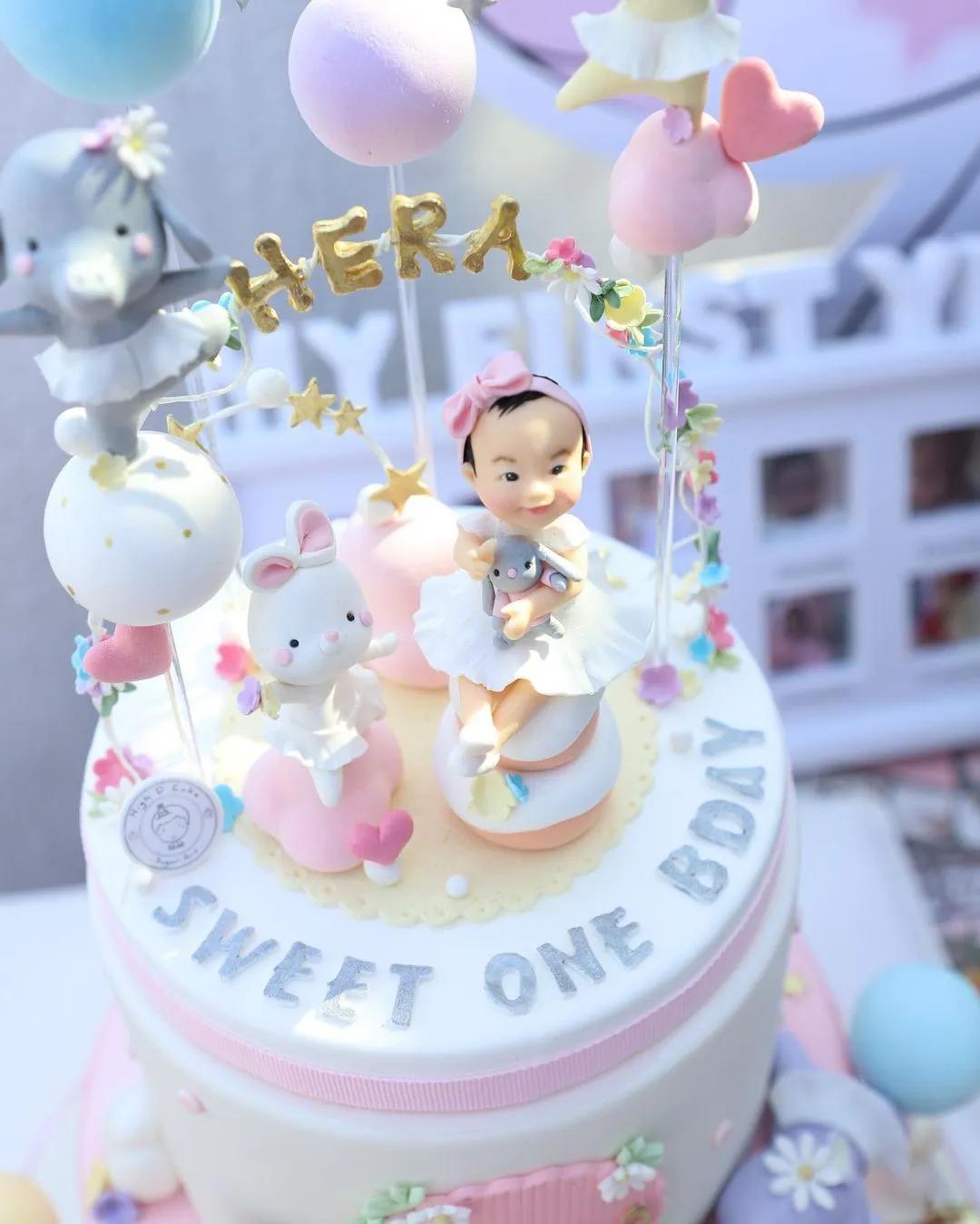 楊怡羅仲謙夫婦為女兒慶生，畫面溫馨有愛，1歲小珍珠可愛似爸爸