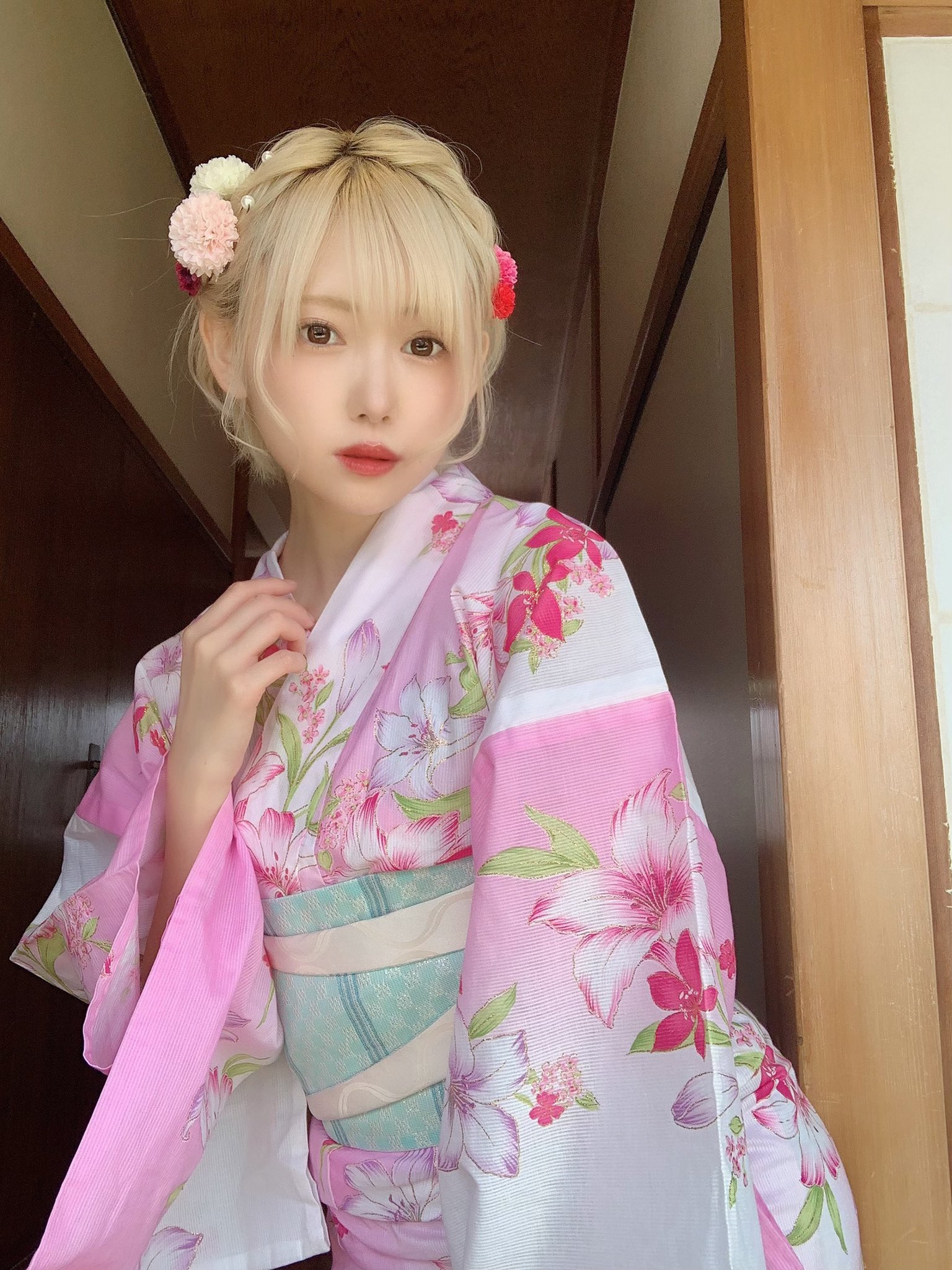 日本美少女筱崎心图片