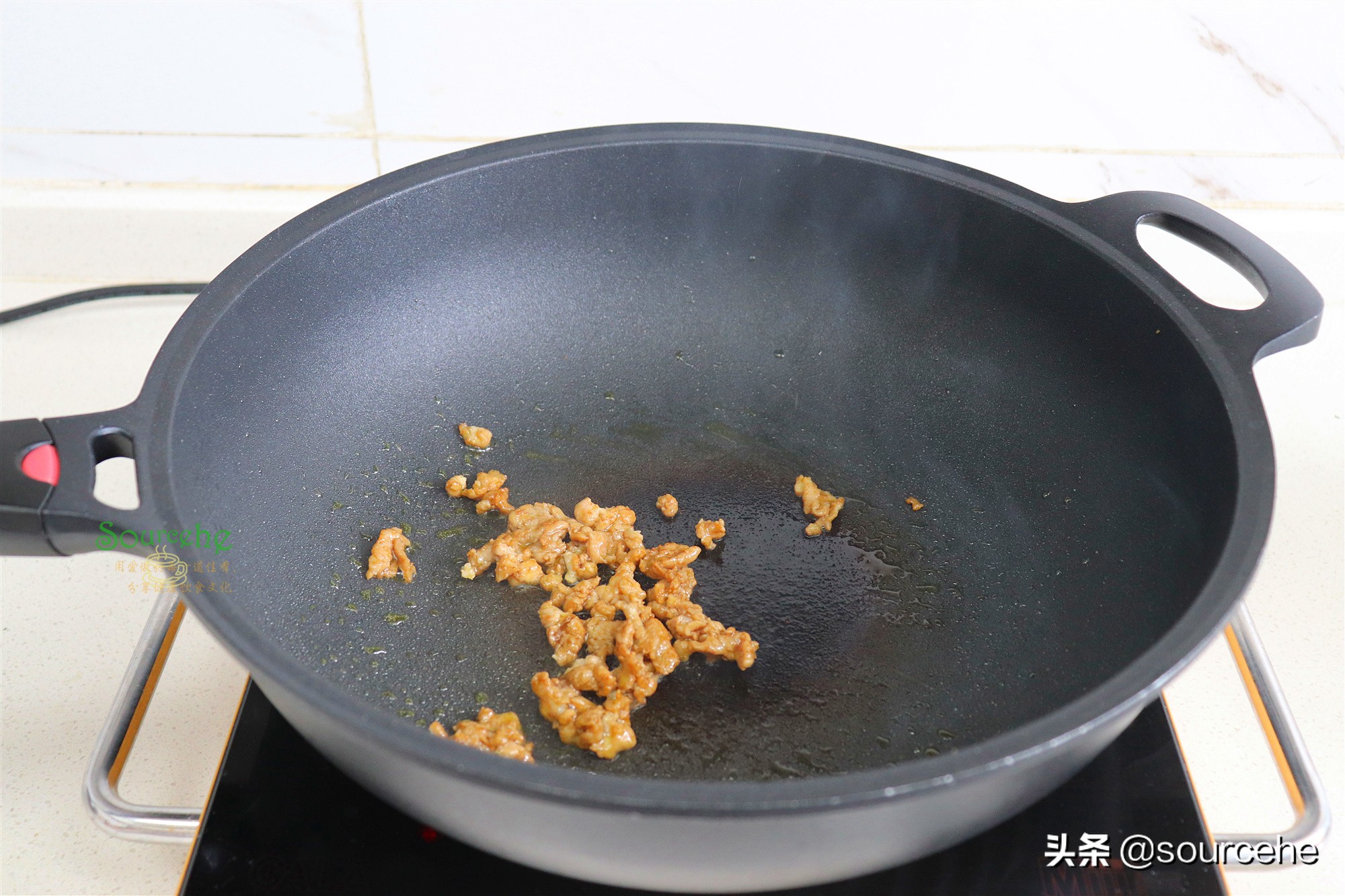 肉末蒸蛋，掌握3个技巧，鸡蛋鲜香无蜂窝，又香又嫩