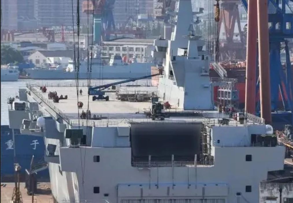 075����һԱ������������������ֱ�������Ͻ������ο��ƿ�����