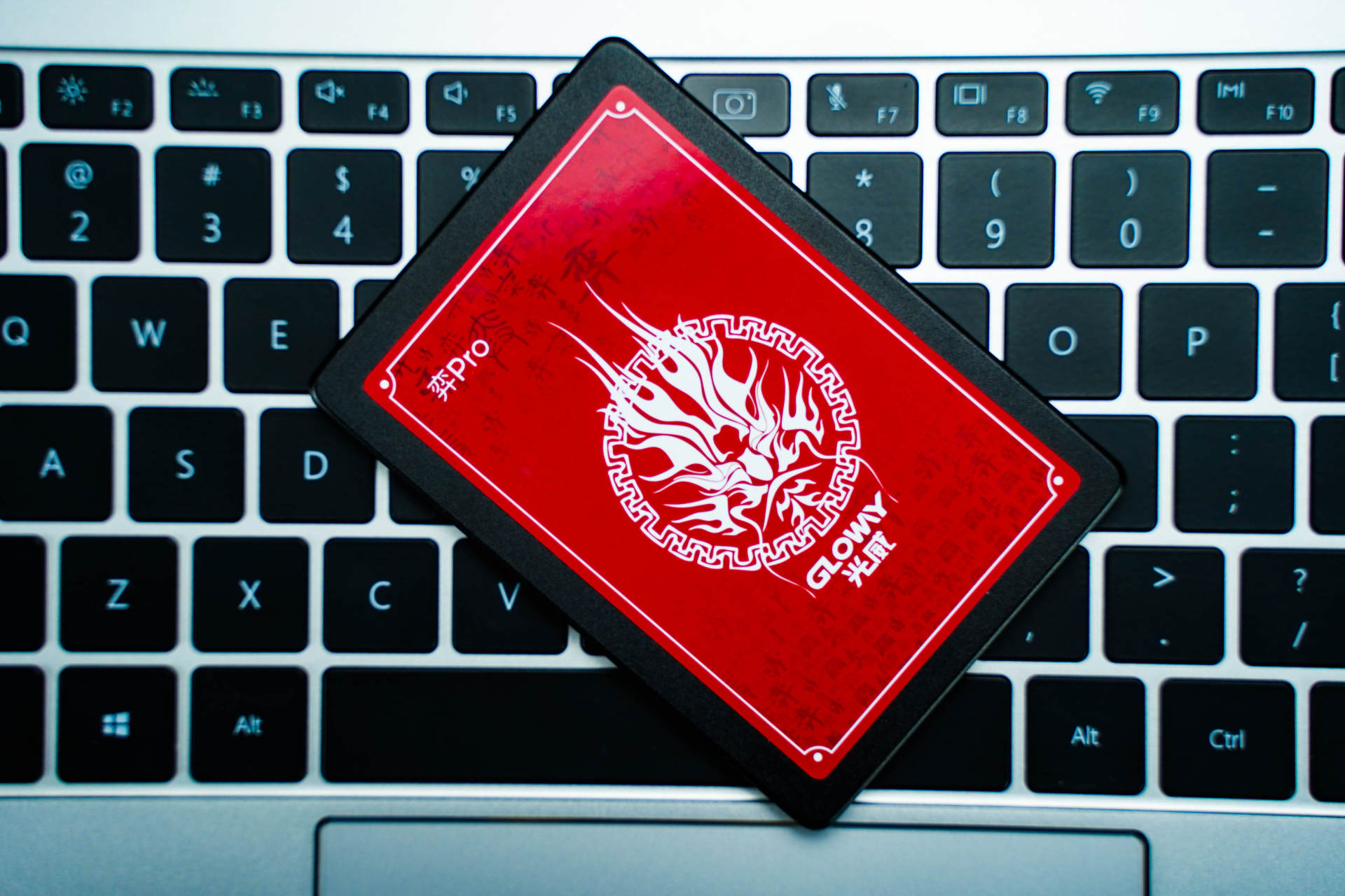 少不了的中国红体验光威弈系列Pro SATA SSD固态硬盘