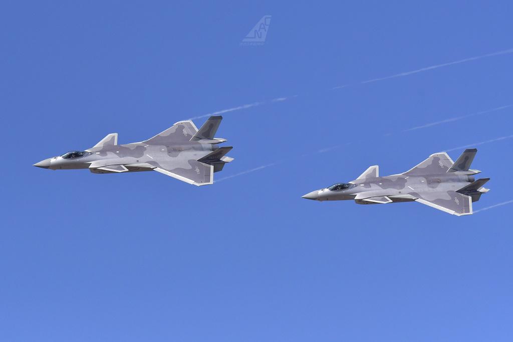 中美武器互换涂装，中国武器霸气，美国武器很