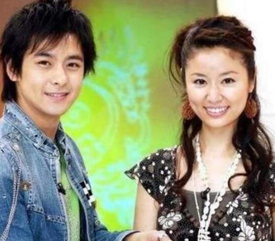 疑似婚变？从模范夫妻到貌合神离，林心如为何