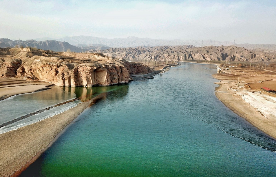 黄河数吨重“镇河”铁牛，“藏”于水中千年不