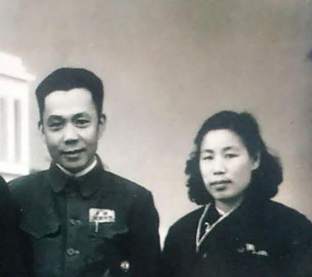 将军孔俊彪时隔50年回家，意外发现长征时“牺牲”的战友还活着
