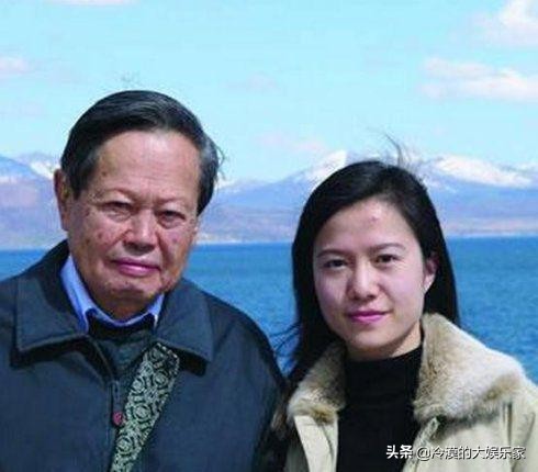 28岁翁帆爱上82岁杨振宁，结婚11年后，翁帆终于