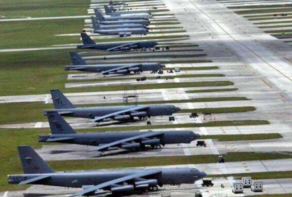 刚秀完肌肉，美军就撤走关岛的轰炸机，这番迷之操作有何深意？