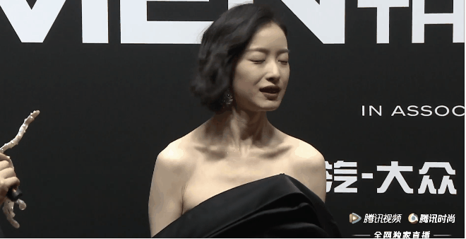 人间尤物张雨绮，怎么把10w的迪奥穿成3块8包邮的