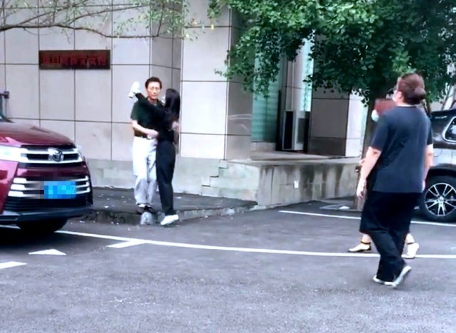 撞案|谭松韵妈妈被撞案肇事者父亲回应 卖房子赔偿医药费已退居二线