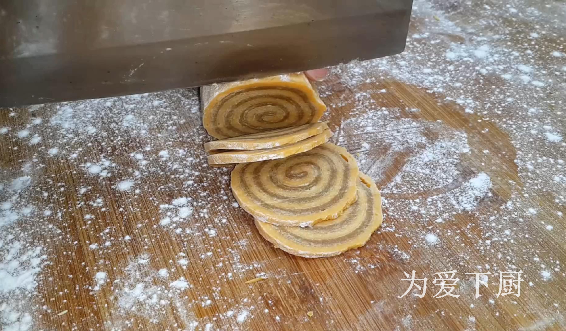 這零食的做法太好吃了，冰箱裡一放，比薯片還好吃，一口一個真香