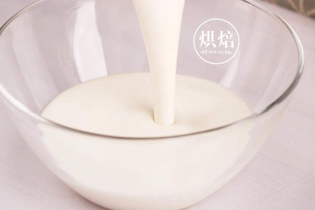 不蒸不烤 糯米糊一煎一包 三分钟一块 撒黄豆粉 香糯绵软 巨好吃