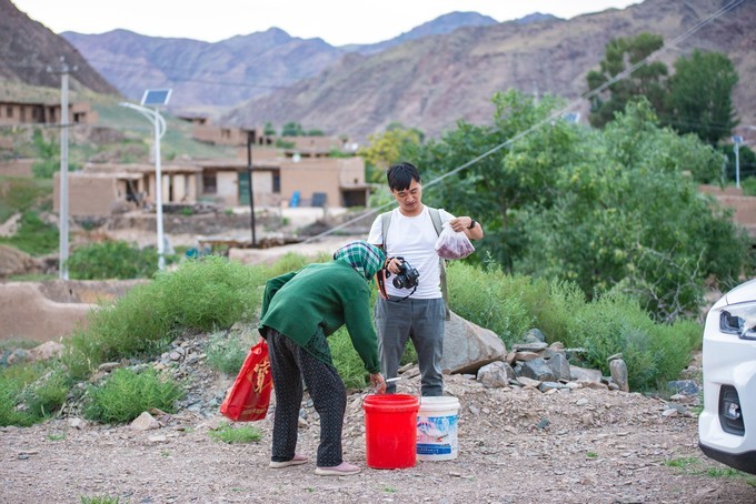 Ningxia Zhongwei Highway 66: One side of the desert and the Yellow River, there is also an ancient village hidden