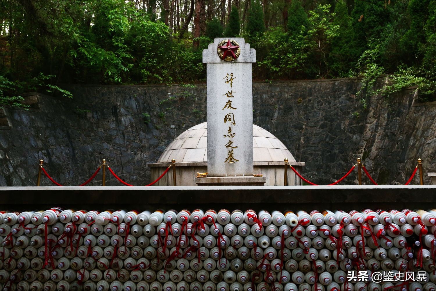 许世友被关，妻子未探望、反写决裂信，解禁后