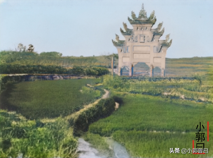 1926年镜头下的山城重庆：并流的江水与古老的城墙绘成山水图