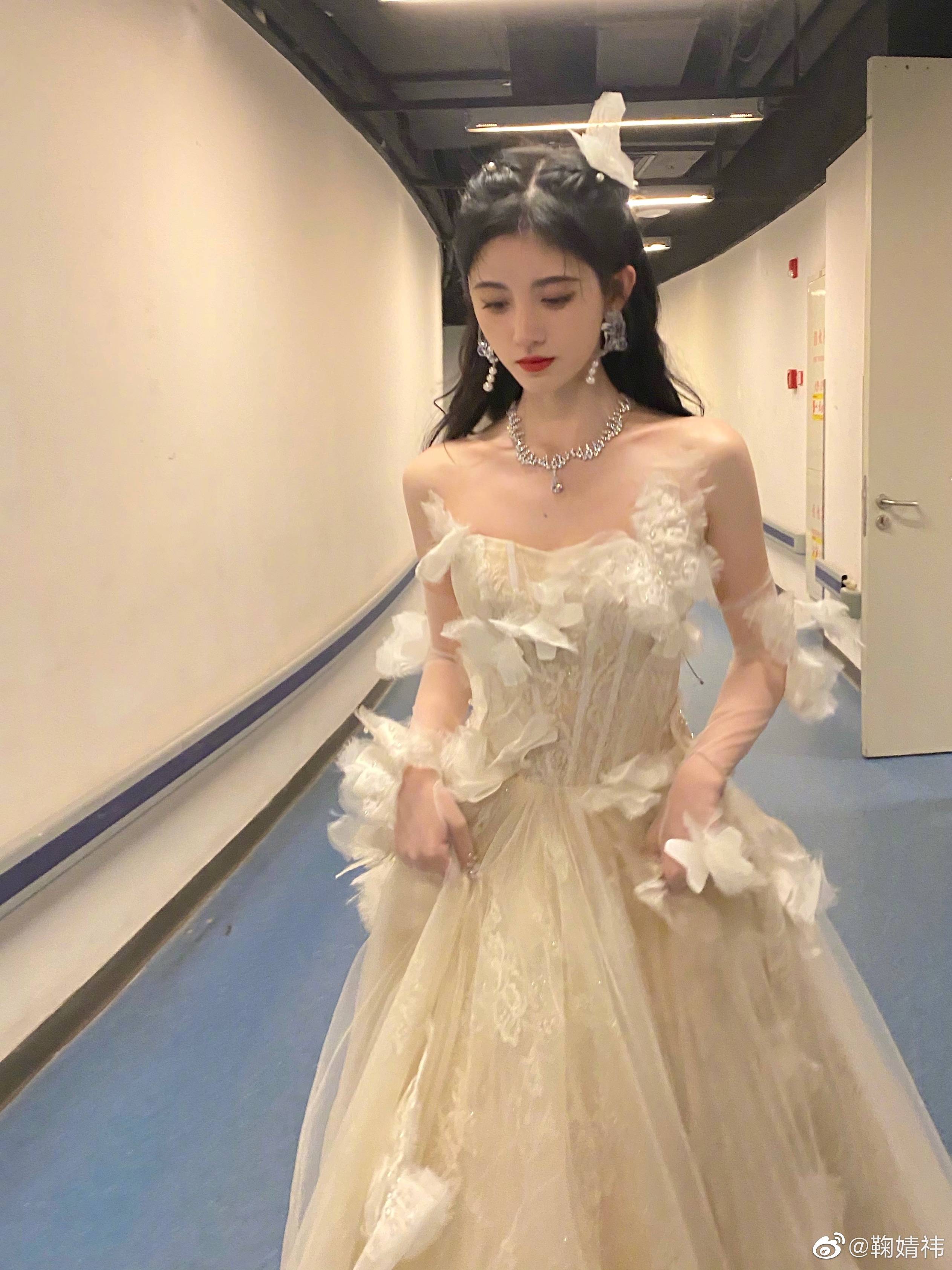 路透鞠婧祎生图，无美颜无滤镜，难怪被叫做四