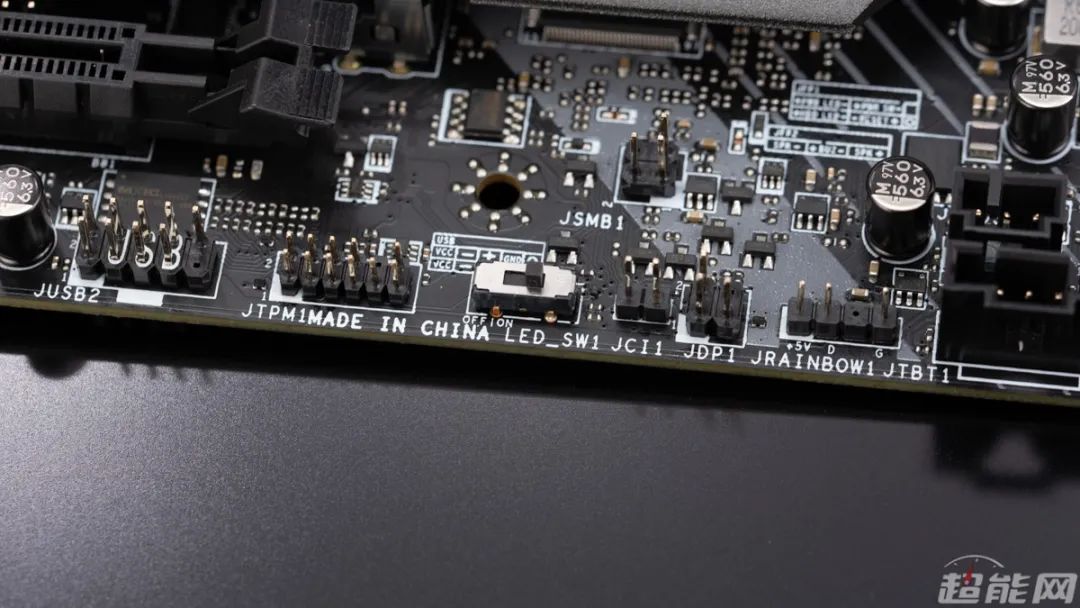 微星MPG Z490 GAMING CARBON WIFI主板评测