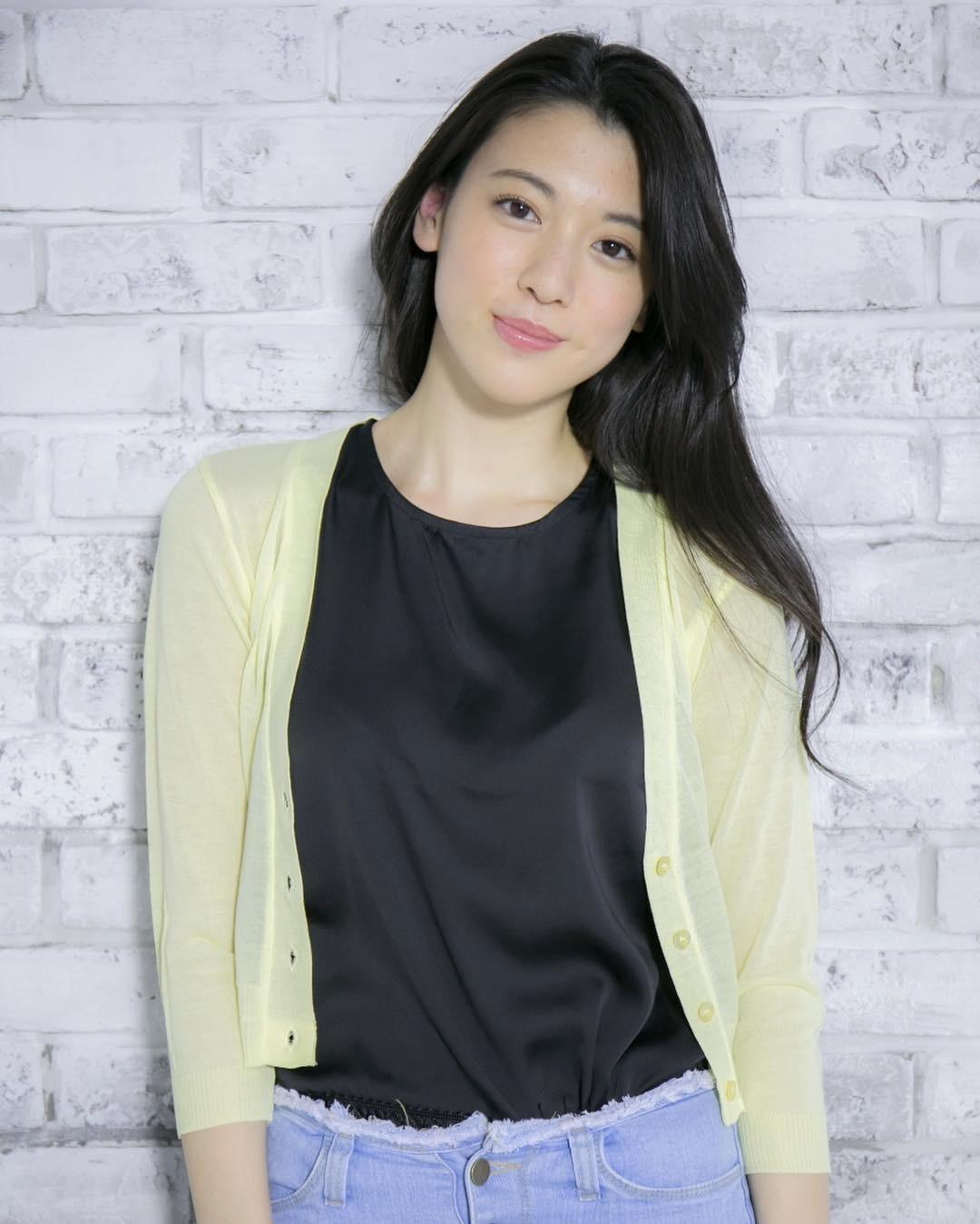 三吉彩花性感写真