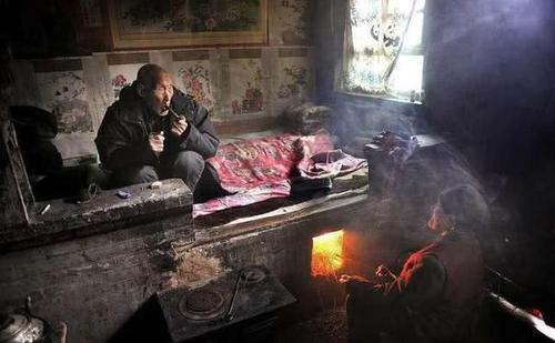 村干部寒冬拆村民暖炉 没收煤炭 是为了保护环境 三农 蛋蛋赞