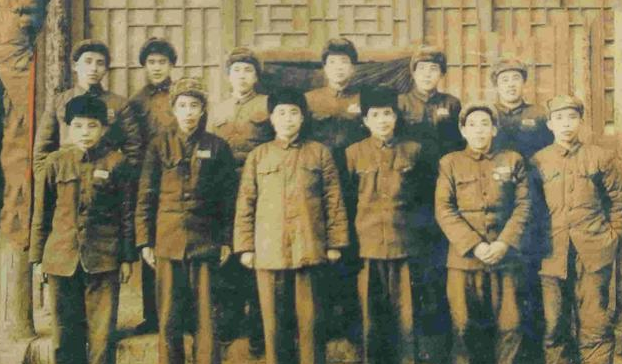 团长不敌敌军，小号兵：给我两个连，我来指挥