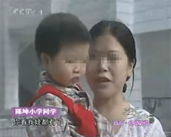 陈坤儿子陈尊佑的身世之谜，时间回到18年前，保姆传闻不攻自破