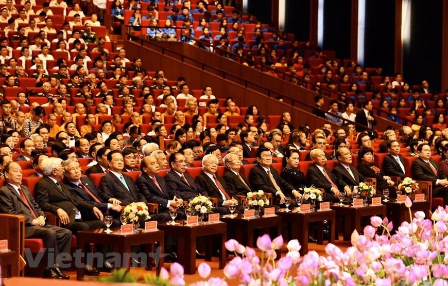 越南纪念胡志明的基调很鲜明：红色旗帜不会褪