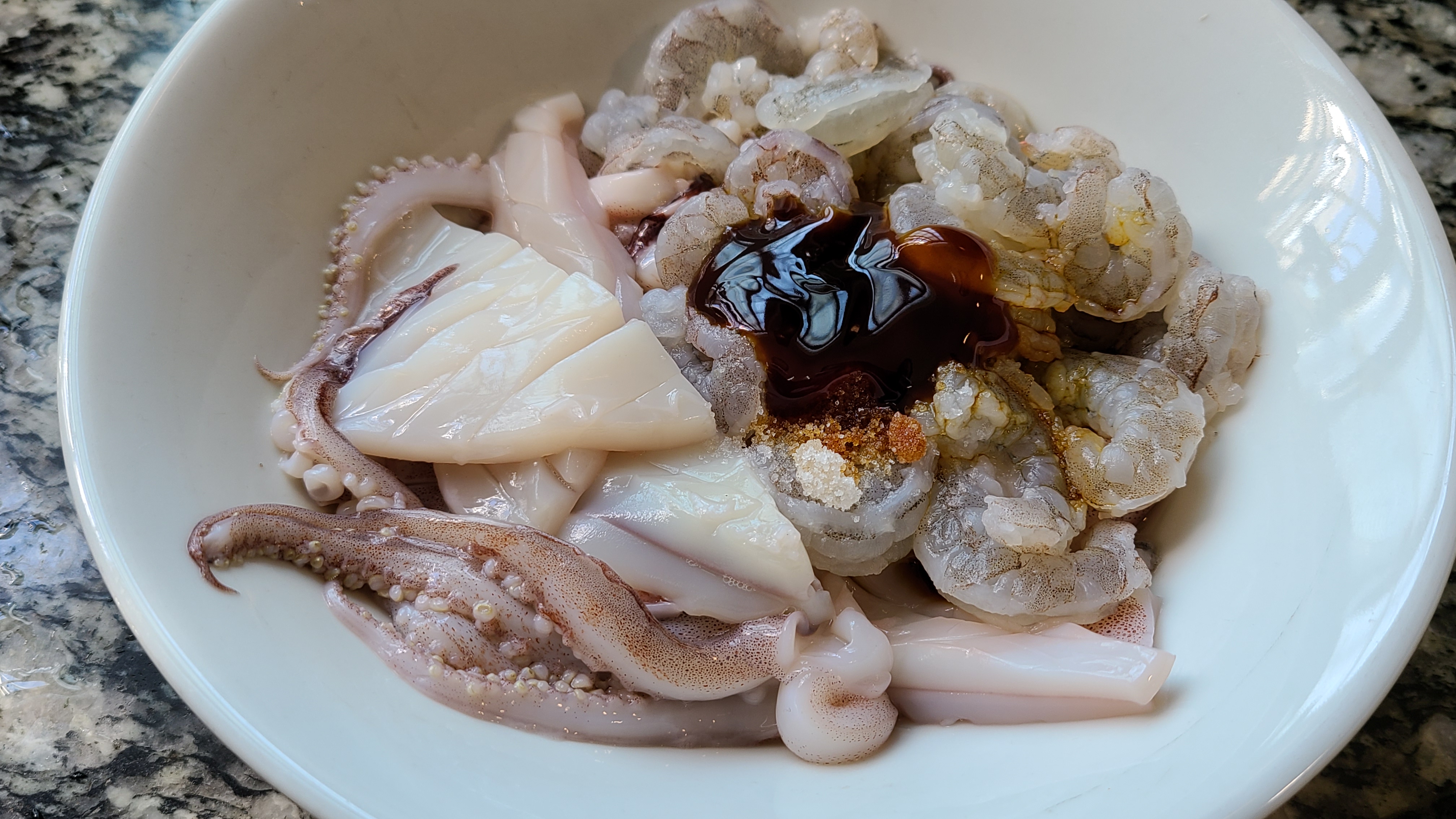 蘿蔔燉海鮮，又鮮又好吃，做法很簡單，天冷吃這個正好