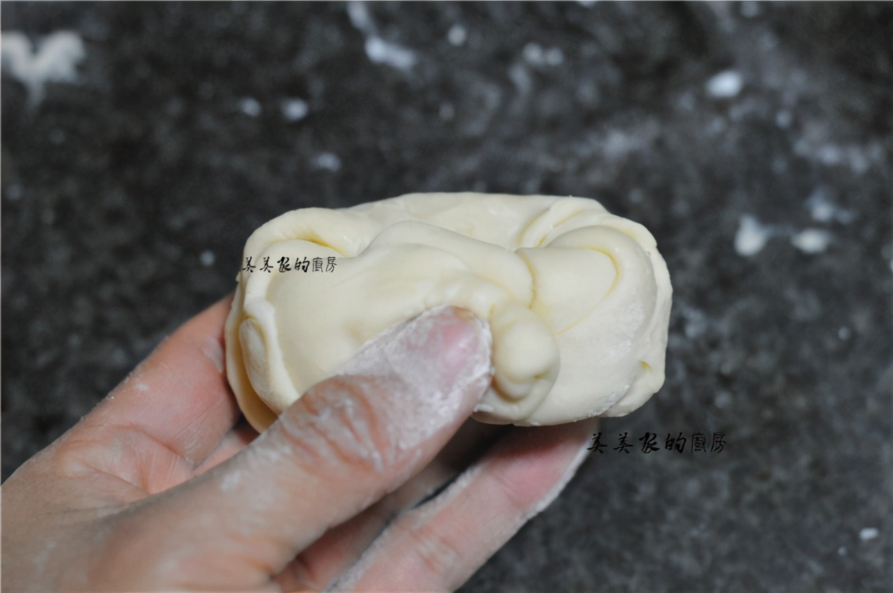 家有烤箱一定要試試，不用黃油的漢堡坯，柔軟拉絲，比買的好吃