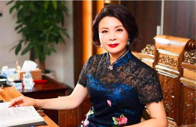 因超生被开除公职，29年后却成了亿万富翁，自称是"狂人"