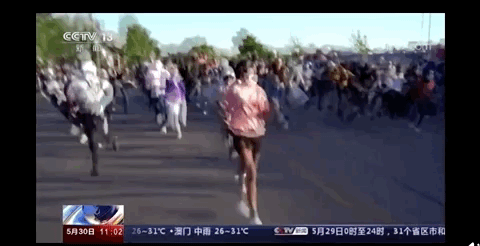 身在美國冒死發聲的記者，這個�神�一樣的中國人火了