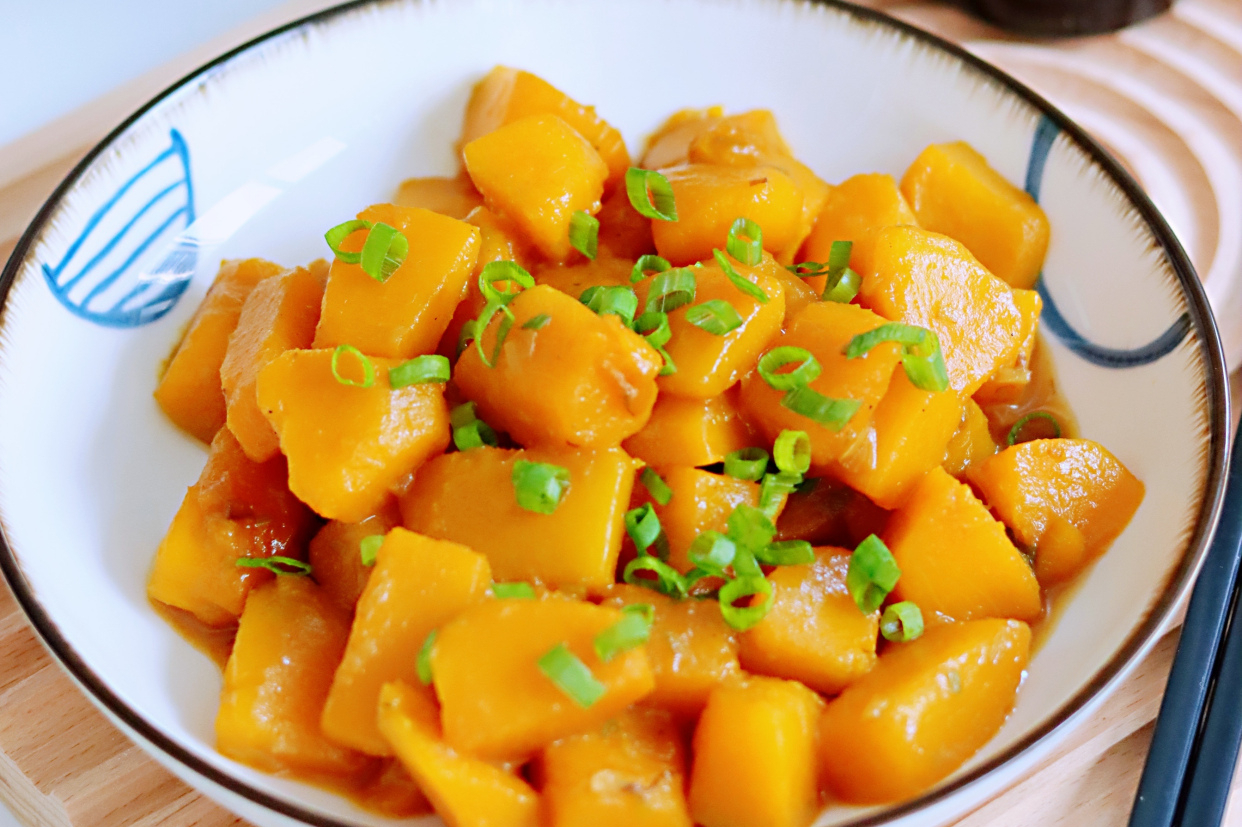 天热要多吃它，维C含量极高且富含锌，营养美味，常吃顺利过夏天