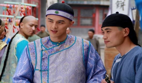 富家女拒绝嫁给穷书生，丫鬟自愿代替出嫁，多