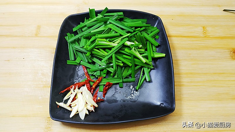 图片[4]-大厨教你做一道韭菜炒黄豆芽 地道家常菜 好吃又上场面-起舞食谱网