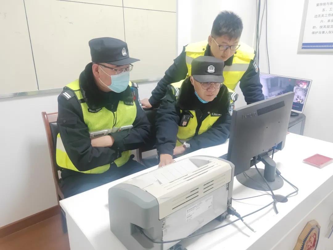 1小时锁定肇事者！临沂18岁青年无证驾驶！撞车后逃跑